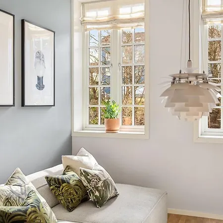 Modern & 2 Bedroom With Parking Apartment