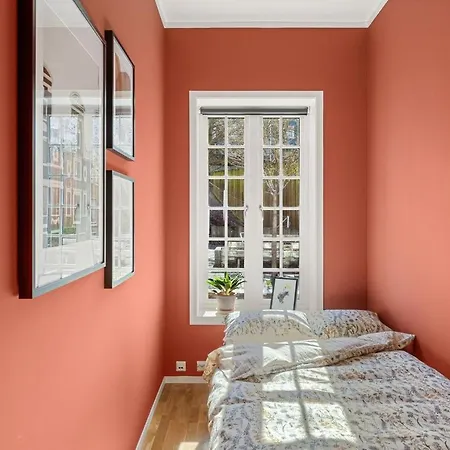 Modern & 2 Bedroom With Parking Apartment *