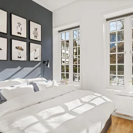 Apartment Modern & 2 Bedroom With Parking