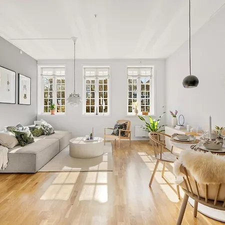 Modern & 2 Bedroom With Parking דירה